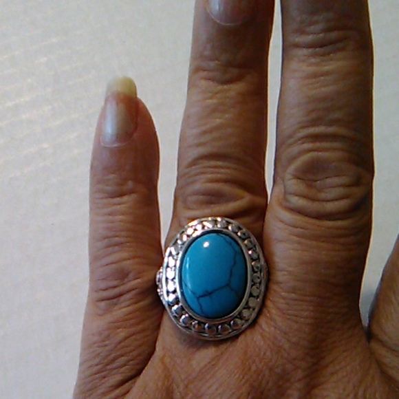 Nwot  silver faux turquoise ring - Picture 3 of 7
